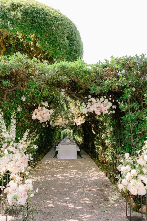 An Elegant Garden Wedding Weekend in Rome With Tableside Food Service and International Entertainment Weekend In Rome, Elegant Garden Wedding, Italy Destination Wedding, Rome Wedding, Groom Style Wedding, Honeymoon Registry, European Itineraries, When In Rome, Elegant Garden