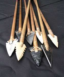 Arrowheads, either made of stone or steel or glass, can be used to trade and barter with and depending on how bad things get these might be worth more than their weight in gold. The person that can make good ones is invaluable. Crossbow Hunting, Wooden Arrows, Archery Bows, Traditional Archery, Native American Artifacts, Archery Hunting, Bow Arrows, Bow Hunting, Stone Age