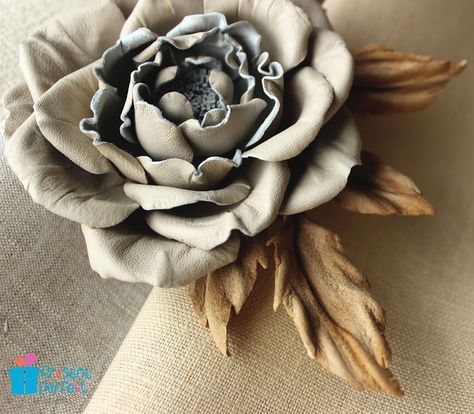 Leather Flower Tutorial, Leather Beaded Jewelry, How To Make Leather, Millinery Flowers, Leather Rose, Rose Brooch, Into Fashion, Leather Flower, Essential Wardrobe