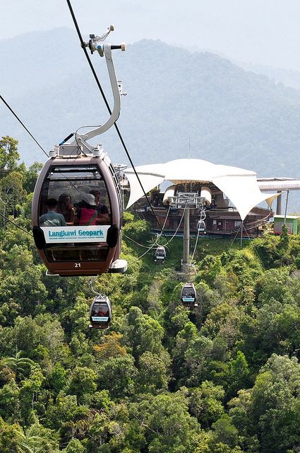 Taking an exhilarating Cable Car ride to the top of Gunung Mat Chinchang, 708m above sea level is an unforgettable experience. The 2.2km journey is full of heart-stopping thrills and its splendours are enhanced by the views across to the coast of southern Thailand and the surrounding islands that a clear day affords. Cable Car Aesthetic, Malaysian Aesthetic, Genting Highland Malaysia, Malaysia Poster, Malaysia Trip, Car Journey, Dp Pic, Genting Highlands, Sky Bridge