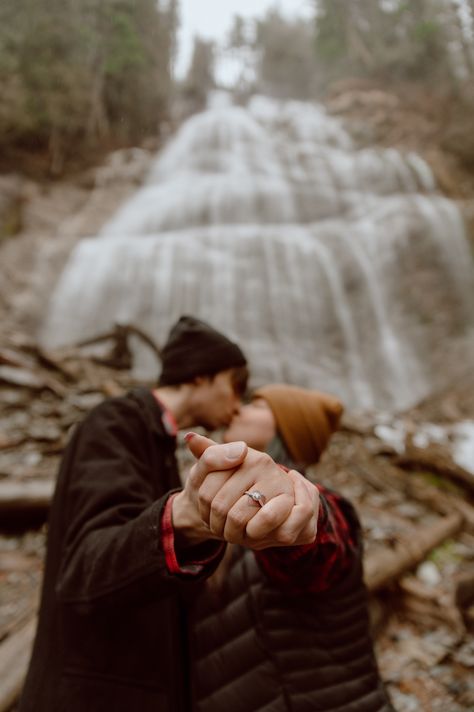 Forest Engagement Shoot Outfit, Taylors Falls Engagement Photos, Gatlinburg Engagement Photos, Sequoia National Park Engagement Photos, Hammock Engagement Photos, Hiking Engagement Photos Outfits, Pnw Couples Photography, Redwoods Engagement Photos, Forest Engagement Photoshoot