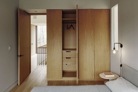 Modern Storage Ideas, Bedroom Built In Wardrobe, Modern Garage, Storage Closet, Build A Closet, House Bedrooms, Modern Storage, Prefab Homes, Built In Wardrobe