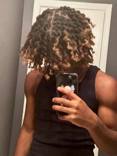 Two Twist Locs, Dyed Braids Men, Curly Dreads Men, Locs Dyed Tips, Bleached Dreads Men, High Top Locs, Dyed Dreads Men Tips, Brown Dyed Dreads Men, Curly Dreads