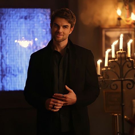 Finn Mikaelson, Nathaniel Buzolic, The Mikaelsons, Vampire Diaries Poster, Kol Mikaelson, Daniel Gillies, Vampire Diaries Cast, Original Vampire, Klaus Mikaelson