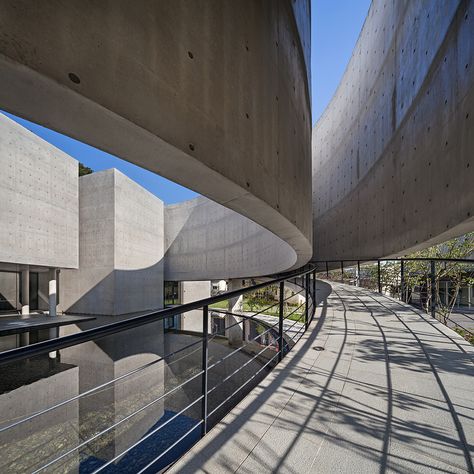 atelier KOMA completes korea's son yang won memorial museum Surfaces Architecture, Conceptual Model Architecture, Landscape Architecture Drawing, Landscaping Software, Architecture Elevation, Concrete Architecture, Architecture Design Sketch, Exposed Concrete, Memorial Museum