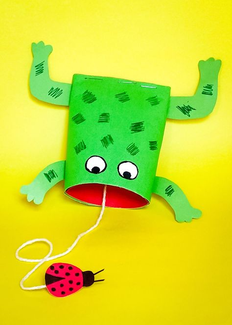 Toilet Paper Roll Frog Craft - Easy Craft - Kids Activity Zone Frog Craft, Toilet Paper Roll Craft, Toilet Paper Roll Art, Kids Toilet, Roll Craft, Rolled Paper Art, Frog Crafts, Toilet Paper Crafts, Toilet Paper Roll Crafts