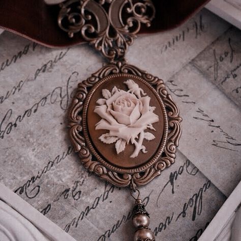 1840s Aesthetic, 1800s Aesthetic Wallpaper, Ashita No Nadja, 1800s Aesthetic, Royalty Core, Aphrodite Aesthetic, Royal Core, Victorian Aesthetic, Royal Aesthetic