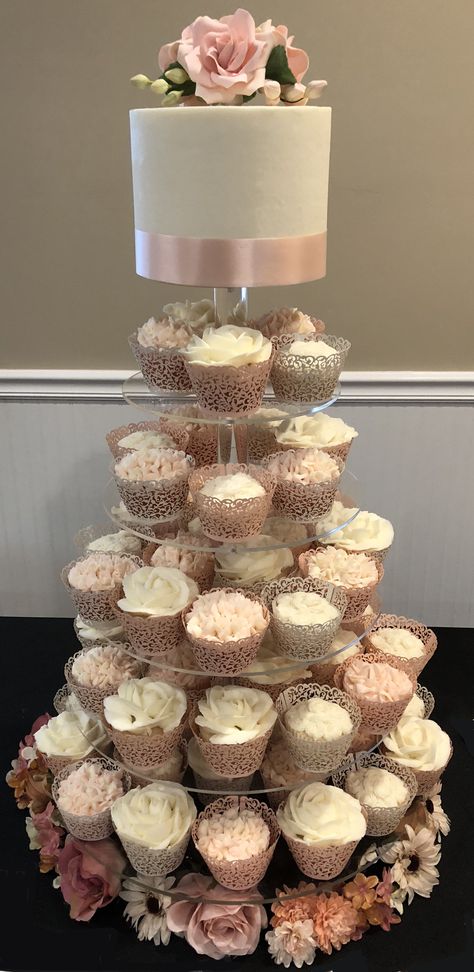 Blush wedding cake Blush wedding cupcakes Dainty cupcakes Blush Pink Wedding Cupcakes, Rose Gold Wedding Cupcakes, Quinceanera Cupcakes, Blush Wedding Cake, Pink Wedding Cupcakes, Petal Cupcakes, Silver Wedding Theme, Blush Wedding Cakes, Rose Gold Cake