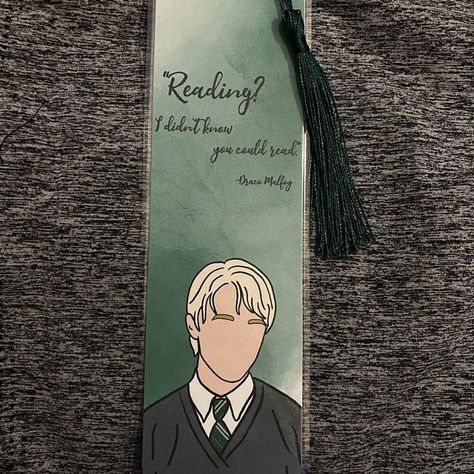 Diy Paper Bookmarks, Make A Bookmark, Harry Potter Bookmark, Bookmark Collection, Cumpleaños Harry Potter, Harry Potter Art Drawings, Harry Potter Painting, Handmade Bookmarks Diy, Bookmark Ideas