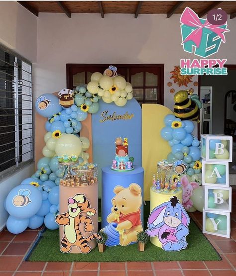 Winnie The Pooh Birthday Party, Pooh Birthday Party, Baby Shower Unisex, Baby Shower Party Themes, Idee Babyshower, Winnie The Pooh Themes, Pooh Birthday, Boy Baby Shower Ideas, Baby Birthday Themes