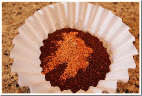 Pumpkin Spice on coffee grounds Flavored Coffee Recipes, Chai Coffee, Pumpkin Smoothie, Chai Recipe, Coffee Hacks, Spice Coffee, Popsugar Food, Pumpkin Spice Coffee, Chai Spice