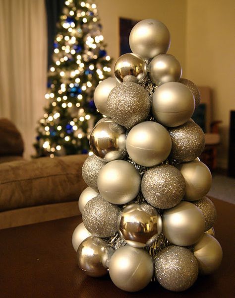 Christmas bauble tree Bauble Centrepiece, Christmas Centrepieces, Sparkly Christmas, Christmas Open House, Wedding Centrepieces, Halloween And Christmas, Christmas Bauble, Holiday Decorating, Work Ideas