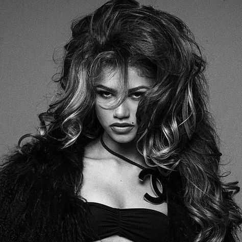 Zendaya Maree Stoermer Coleman, Zendaya Coleman, White Photo, Fashion Pictures, Role Models, Fashion Magazine, A Black, Beautiful People, A Woman