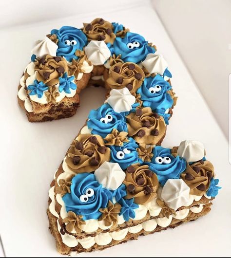 Monster Cookie Cake, Caramel Extract, Buttercream Rosettes, Monster Birthday Cakes, Cookie Monster Birthday Party, Cookie Cake Designs, Cookie Monster Cake, Cookie Monster Party, Cookie Monster Birthday