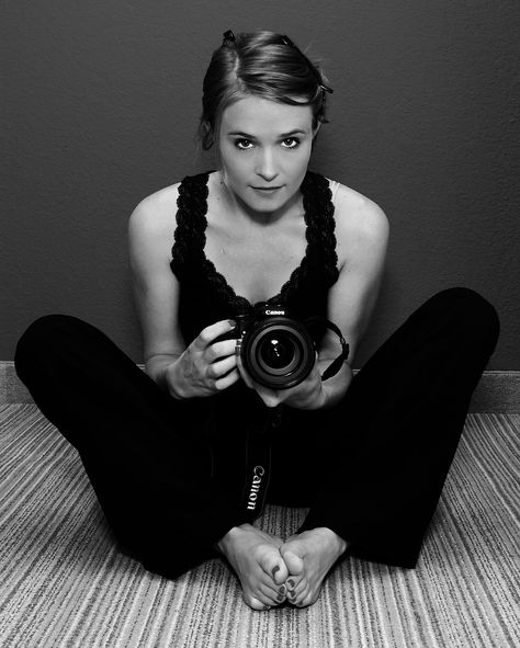 Erin Kelly Erin Kelly, Vr Goggle, Actors & Actresses, Actresses, Actors, Black And White, Celebrities, Quick Saves, Black