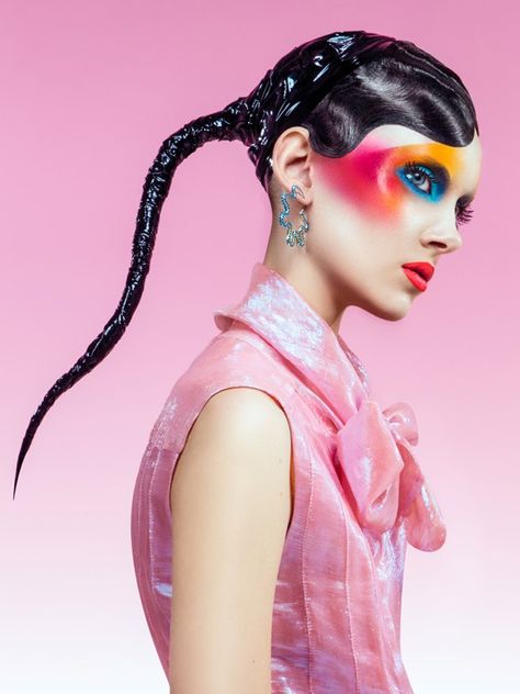 Makeup by beauty artist Isamaya Ffrench. Fashion Editorial Makeup, Drag Make-up, High Fashion Makeup, Avant Garde Makeup, Editorial Hair, Fantasy Hair, Beauty Shoot, Airbrush Makeup, Beauty Portrait