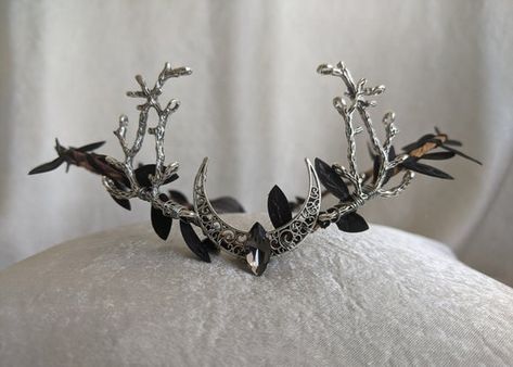 Woodland Tiara, Bronze Centerpiece, Elf Crown, Black Tiara, Goth Wedding, Raven Skull, Black Crown, Magical Jewelry, Black Moon