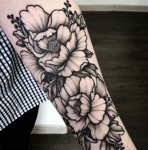 Stipple Flower Tattoo, Stippling Tattoo, Floral Tattoo Sleeve, Tattoo Fails, Flower Tattoo Sleeve, Peonies Tattoo, Flowers Tattoo, Discreet Tattoos, Up Tattoos