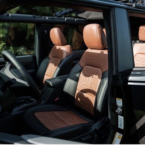 Ford Bronco Black Interior, New Bronco Interior, Ford Bronco 2023 Interior, Blacked Out Ford Bronco, Matte Black Bronco, All Black Bronco, Blacked Out Bronco, Bronco Ford 2022, Bronco Sport Interior