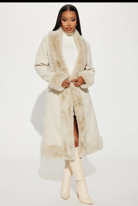 Cute Winter Coats For Women, Long Fur Coat Outfit, Denim Fall Outfits, Cream Long Coat, Faux Fur Coat Outfit, Canada Fits, Long Coats For Women, Faux Fur Coats Outfit, Cute Winter Coats