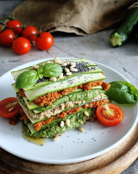 Raw Vegan Lasagne • Green Evi Resep Pasta, Raw Vegan Diet, Vegan Lasagna, Red Lentils, Resep Diet, Raw Diet, Makanan Diet, Raw Food Diet, Diet Vegetarian