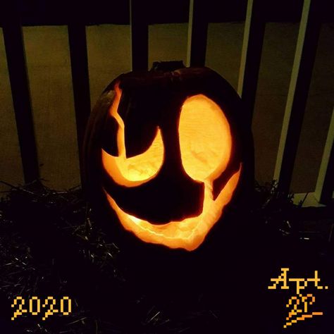 D20 Pumpkin Carving, Punkin Carvings Ideas, Funny Pumpkin Carvings Meme, Easy Anime Pumpkin Carving, Pumpkin Carving Ideas Medium, Hollow Knight Pumpkin Carving, Pumpkin Anime Carving, Creative Jack O Lantern Ideas, Pumkin Carving Ideas Western