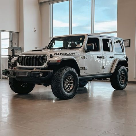 Jeep Wrangler Rubicon 2024, White Rubicon Jeep, White Jeep Wrangler Unlimited, Jeep Wrangler 392, Jeep Wrangler Rubicon Unlimited, White Jeep Wrangler, Jeep Wrangler Interior, White Jeep, Jeep Car