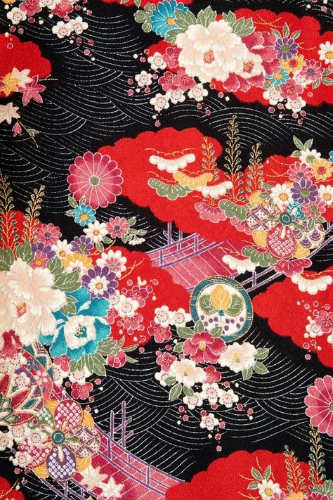 Japanese Kimono Fabric, Kimono Fabric Pattern, Design Japonais, Kimono Pattern, Japanese Textiles, Kimono Fabric, Japanese Patterns, Japan Design, Chinese Patterns