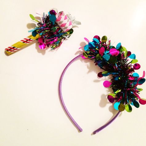 New Years Eve Diy, Tinsel Headband, Nye 2023, Eve Costume, Headband Diy, Christmas Sparkle, Christmas Hats, Diy Crown, Top Hats