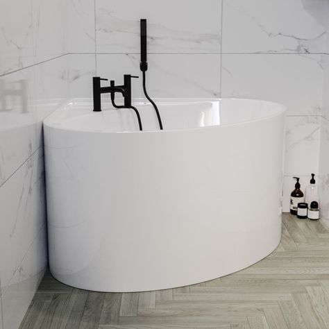 Freestanding Small Round Corner Bath 1000 x 1000mm - Malta - Better Bathrooms Small Tub Bathroom, Circle Tub, Small Bathroom With Freestanding Tub, Understairs Bathroom, Small Bath Tub, Small Corner Bath, Freestanding Corner Bath, L Shaped Bathroom, Round Tub