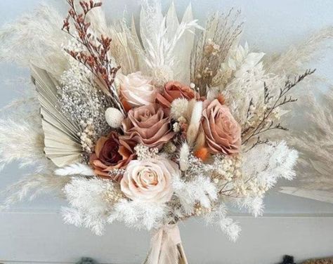 ValentaStore - Etsy Canada Pampas Grass Home Decor, Dried Flower Bouquet Wedding, Wedding Ideas 2024, Forever After All, Wildflower Bouquets, Bouquets Bridesmaids, Grass Artificial, Dried Flowers Wedding, Boho Decoration