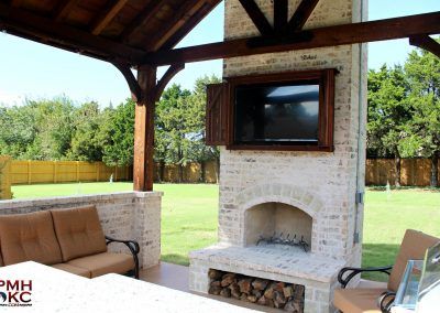 Outdoor Fireplace Brick, Fireplace Size, Simple Outdoor Kitchen, Outdoor Wood Burning Fireplace, Outdoor Wood Fireplace, Gazebo On Deck, Outside Fireplace, Deck Fireplace, Covered Patio Design