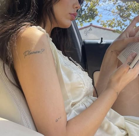 Dainty Tattoos, Subtle Tattoos, Mia 3, Little Tattoos, Simplistic Tattoos, Skin Art, Get A Tattoo, Mini Tattoos, Pretty Tattoos