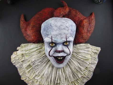 Make Your Own Monster, Pi Art, Paper Mache Paste, Monster Decorations, It Pennywise, Epoxy Clay, Horror Themes, Paper Craft Diy Projects, Halloween Contest