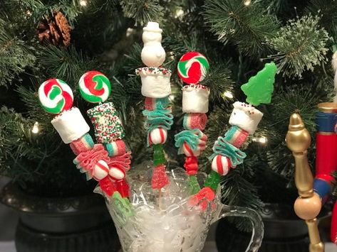 Candy Skewers, Maine Christmas, Blue Candy Buffet, Candy Centerpiece, Gourmet Lollipops, Candy Arrangements, Candy Kabobs, Christmas Lollipops, Christmas Candy Bag