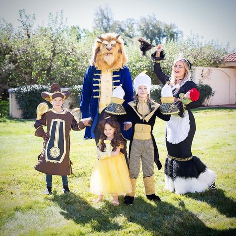 Family Halloween Costumes // Beauty and the Beast // Disney Family Costume Beauty And The Beast, Feather Duster Beauty And The Beast, Beauty And The Beast Family Costume, Beauty And The Beast Family, Costume Halloween Famille, Beauty And The Beast Halloween Costume, Beauty And The Beast Costumes, Beauty And The Beast Halloween, Disney Family Costumes