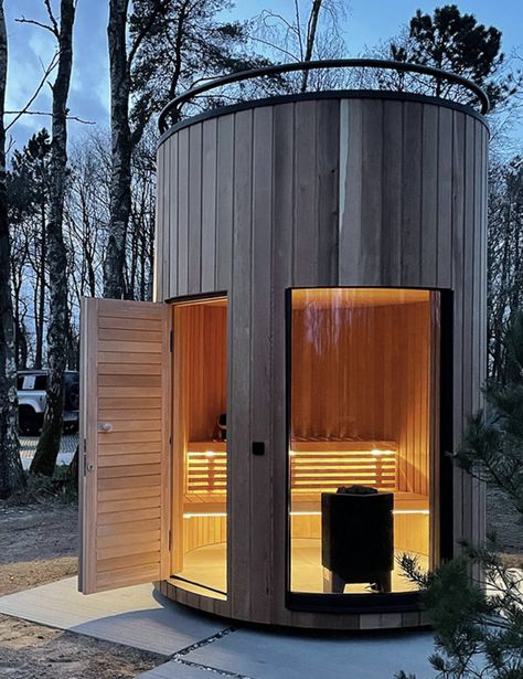 Homemade Sauna, Sauna House, Sauna Design, Outdoor Sauna, Getaway Cabins, House Architecture, Cabin Design, Rooftop Terrace, Backyard Ideas