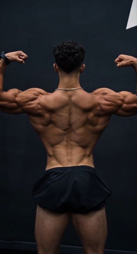 Greek God Body Aesthetic Men, Greek Physique Aesthetic, Greek God Physique Aesthetic, Greek Physique, Greek God Physique, Demon Back, Gym Men Motivation, Aesthetic Physique, Desired Body