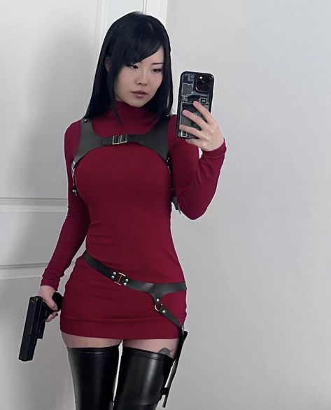 Resident Evil Costume, Angelica Rose, Resident Evil Cosplay, Ada Resident Evil, Cosplay Couple, Cosplay Ideas Women, Couple Cosplay, Pretty Halloween, Resident Evil Game