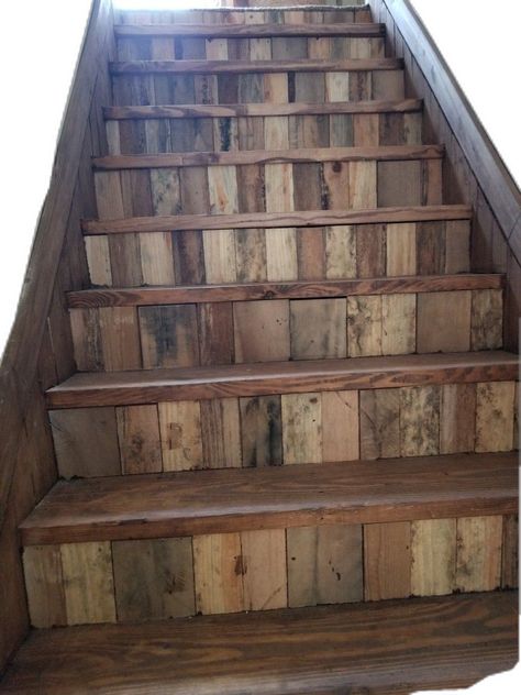 Colonial Stairs, Stairs Victorian, Mediterranean Stairs, Craftsman Stairs, Victorian Stairs, Rustic Staircase, Rustic Stairs, Stairs Ideas, Casa Country