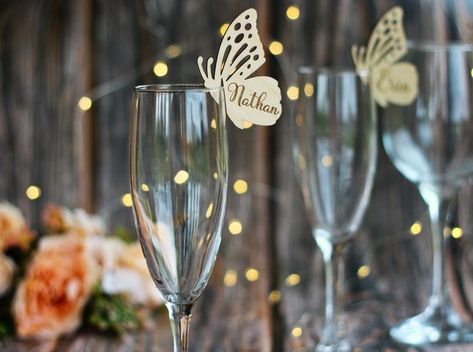 Personalized Butterfly Glass Tags Butterfly Glass Markers - Etsy Latvia Wine Glass Place Cards, Champagne Glass Name Tags, Butterfly Champagne Glasses, Champagne Glass Wedding Favors, Butterfly Engagement Party, Butterfly Bachelorette Party, Butterfly Name Tags, Butterfly Theme Bridal Shower Ideas, Butterfly Table Centerpieces