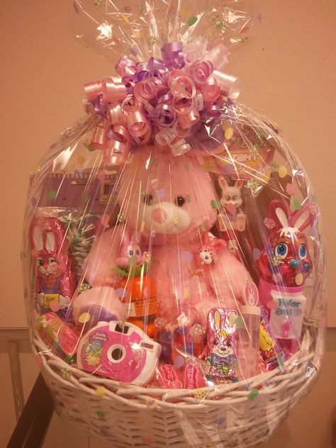 Basket Gift Wrapping Ideas, Easter Baskets Ideas, Easter Basket Ideas For Boys, Unique Easter Basket Ideas, Toy Gift Basket, Unique Easter Baskets, Creative Easter Baskets, Stuff To Buy, Best Gift Baskets