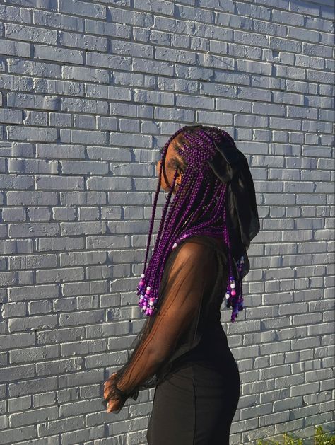 Purple Protective Styles, Box Braids With Hair Tinsel, Two Toned Knotless Braids Color, Dark Purple Braids For Black Women, Purple And Black Braids Hairstyles, Braids With Purple Beads, Dark Purple Braids, Tinsel Braids Black Women, Purple Goddess Braids