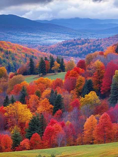 Green Mountains Vermont, Fall Landscape Photography, Beautiful Nature Wallpaper Hd, Green Mountains, Beautiful Landscape Photography, Autumn Scenery, Nature Art Painting, Green Mountain, Natural Scenery