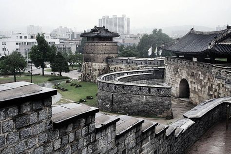 Hwaseong Fortress, Ancient Korea, Suwon, Korea Travel, Traditional Architecture, Beautiful Places To Visit, Unesco World Heritage Site, Unesco World Heritage, Heritage Site