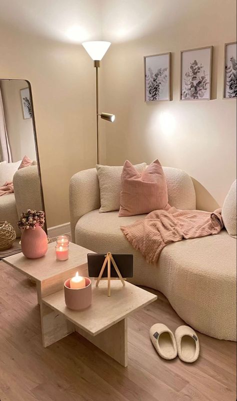 Light Pink Apartment Aesthetic, Cozy Corner Bedroom Aesthetic, Baddie Bedroom, Stylish Bedroom Decor, Whimsical Bedroom, Podcast Studio, Dream Apartment Decor, Future Apartment Decor, Warm Lighting