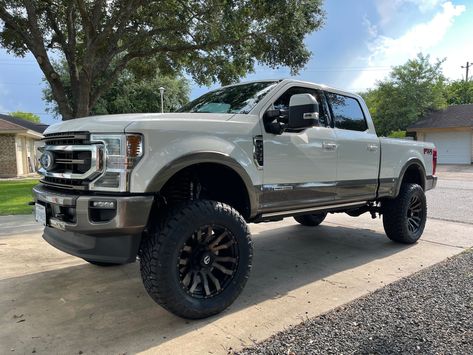 2021 king ranch f250. 6’ BDS lift. 38’ nitto tires. 22’ fuel wheels Ford F250 King Ranch, F250 King Ranch, King Ranch Truck, F250 Lifted, 2017 F250, Ford King Ranch, Family Vehicles, Future Trucks, Dream Trucks