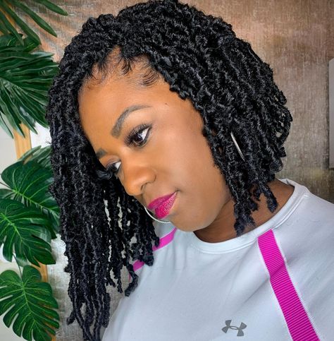 50 Most Head-Turning Crochet Braids & Hairstyles for 2022 - Hair Adviser Croshay Braids, Short Crochet Braid Styles, Short Crochet Braids Hairstyles, Individual Crochet Braids, Short Crochet Braids, Crochet Bob, Crochet Curls, Crochet Hairstyles, Curly Crochet Hair Styles