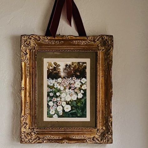 Picture Hangers Ideas, Ribbon Hanging Picture Frames, Hanging Picture Frames With Ribbon, Wallpaper In Picture Frames, Ribbon Picture Hanging, Art Pictures Aesthetic, Picture Frames Ideas, Vintage Frame Wall, Picture Hanger