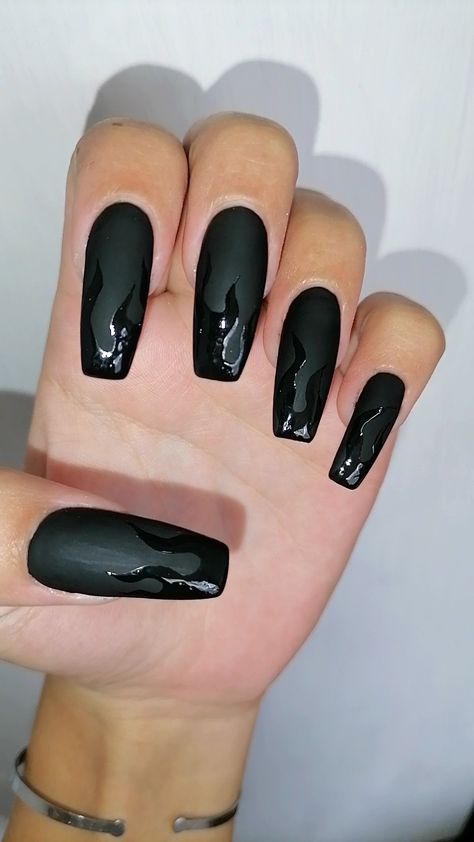 Black matte with gloss flames Matte Black Nails Glossy Design, Black Matte And Gloss Nails, Matte Nails With Glossy Design, Matte Black Nails With Glossy Tips, Mat Black Nails, 2022 Nails, Sharp Claws, Beauty Vanity, Matte Black Nails